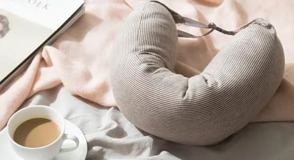 Finding the Perfect Travel Neck Pillow: Key Features for Maximum Comfort(图1)