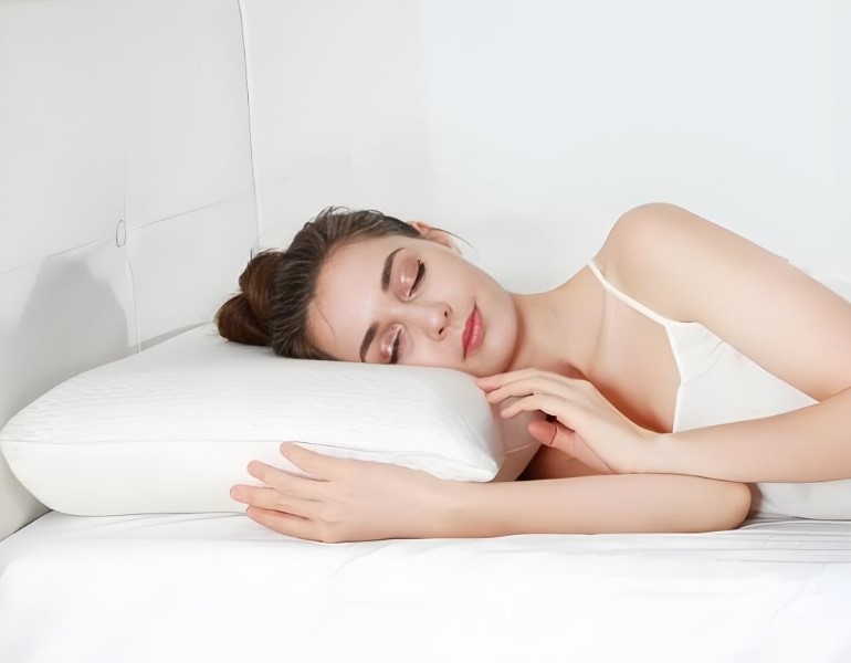 Say Goodbye to Neck Pain: Top Benefits of Memory Foam Pillows(图1)